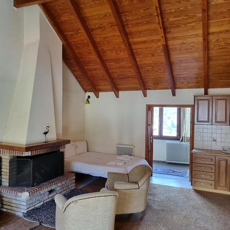 Kalavrita Krinides Apartment And Attics Bagian luar foto